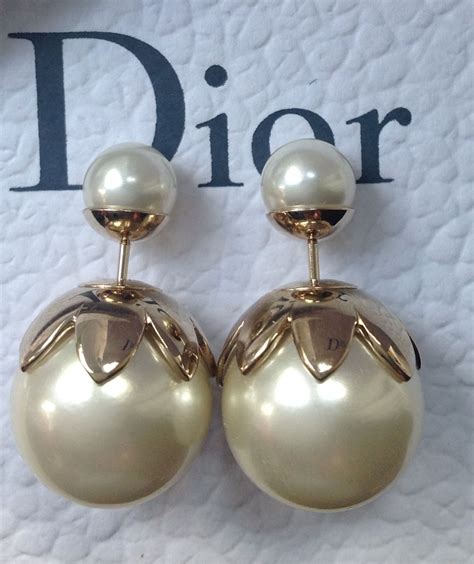 christian dior cd pearl earrings|dior mise en earrings.